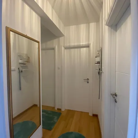 Apartment Red *