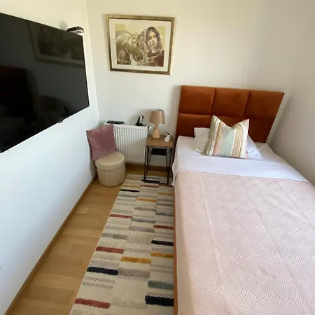 Apartment Red *